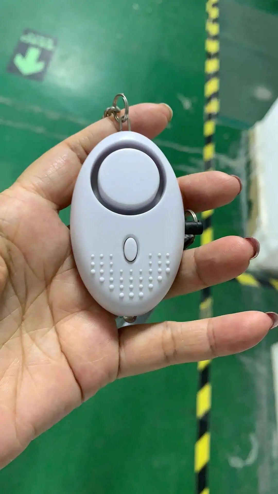 Personal Security Alarm Emergency 130DB Anti-attack Security for Children Girl Older Women Carrying Loud Panic Alarm Defense